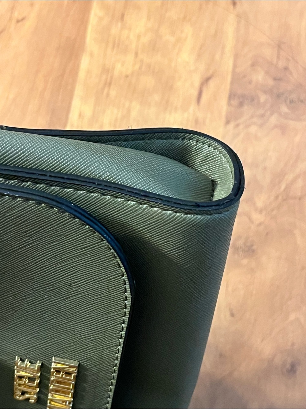 Steve Madden Olive Green Crossbody Bag with Gold Logo - Picture 8 of 10